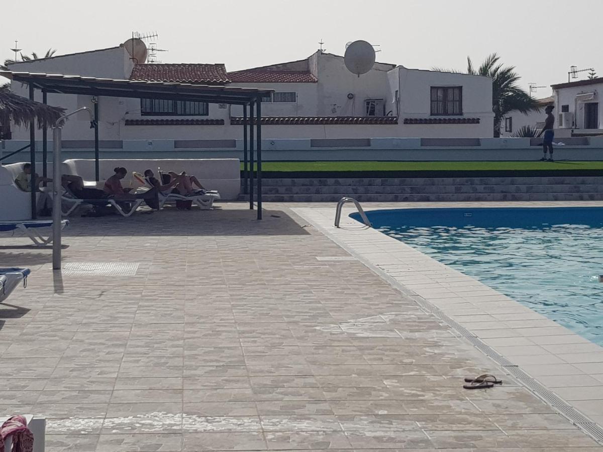 Apartamento Junto A La Piscina 阿罗纳 外观 照片