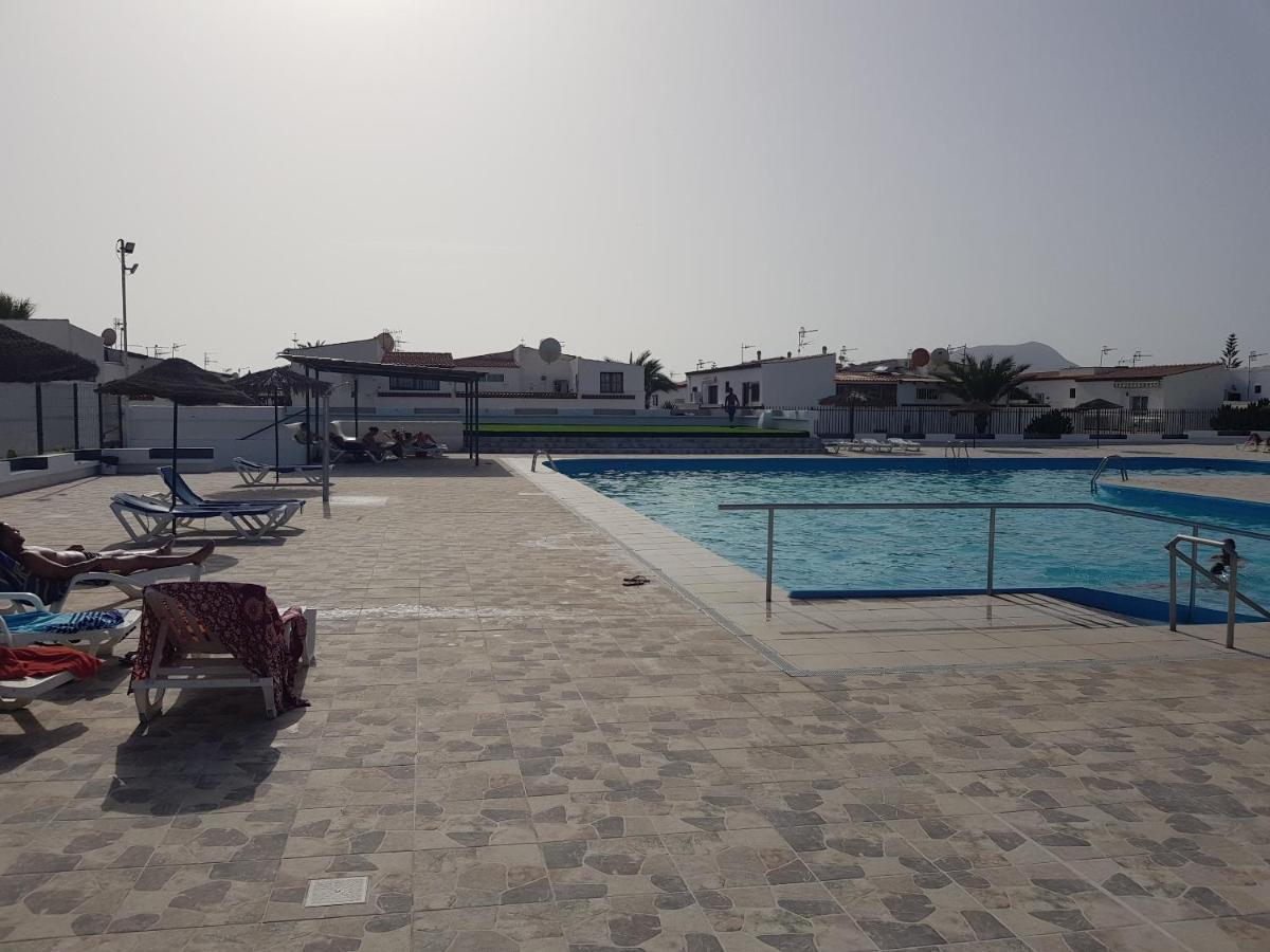 Apartamento Junto A La Piscina 阿罗纳 外观 照片