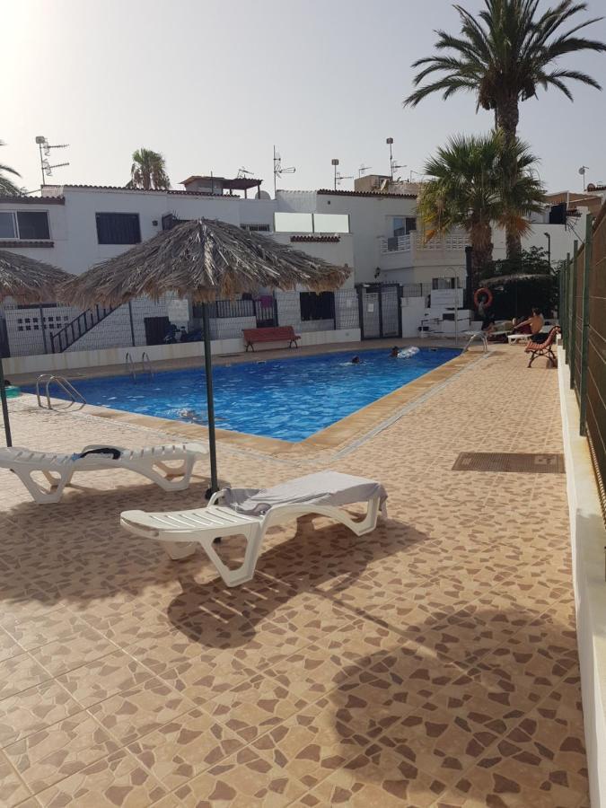 Apartamento Junto A La Piscina 阿罗纳 外观 照片